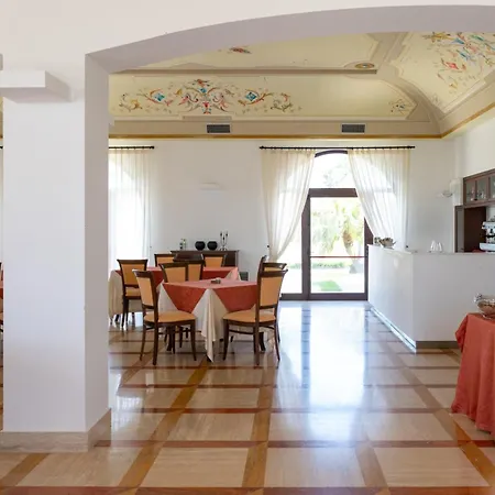Hotiday Masseria فندق 4*